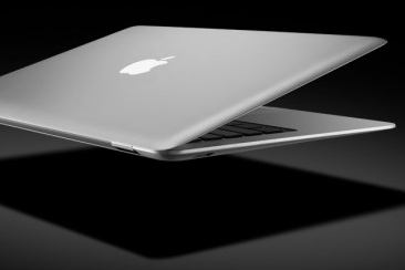 Gadget Guy Says MacBook One Of Best Gadgets Of 2010