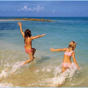 Kids going swimming - Single Parent travel tips