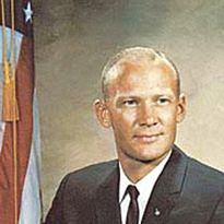 Buzz Aldrin official astronaut portrait
