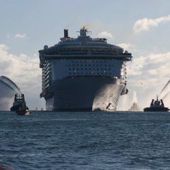 Oasis of the Seas - photo by Wil Shriner
