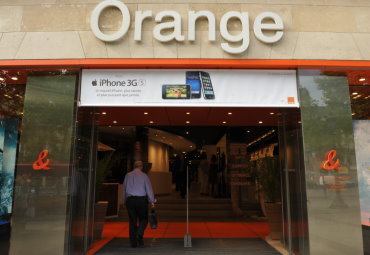Orange Boutique Champs-Elysees Paris