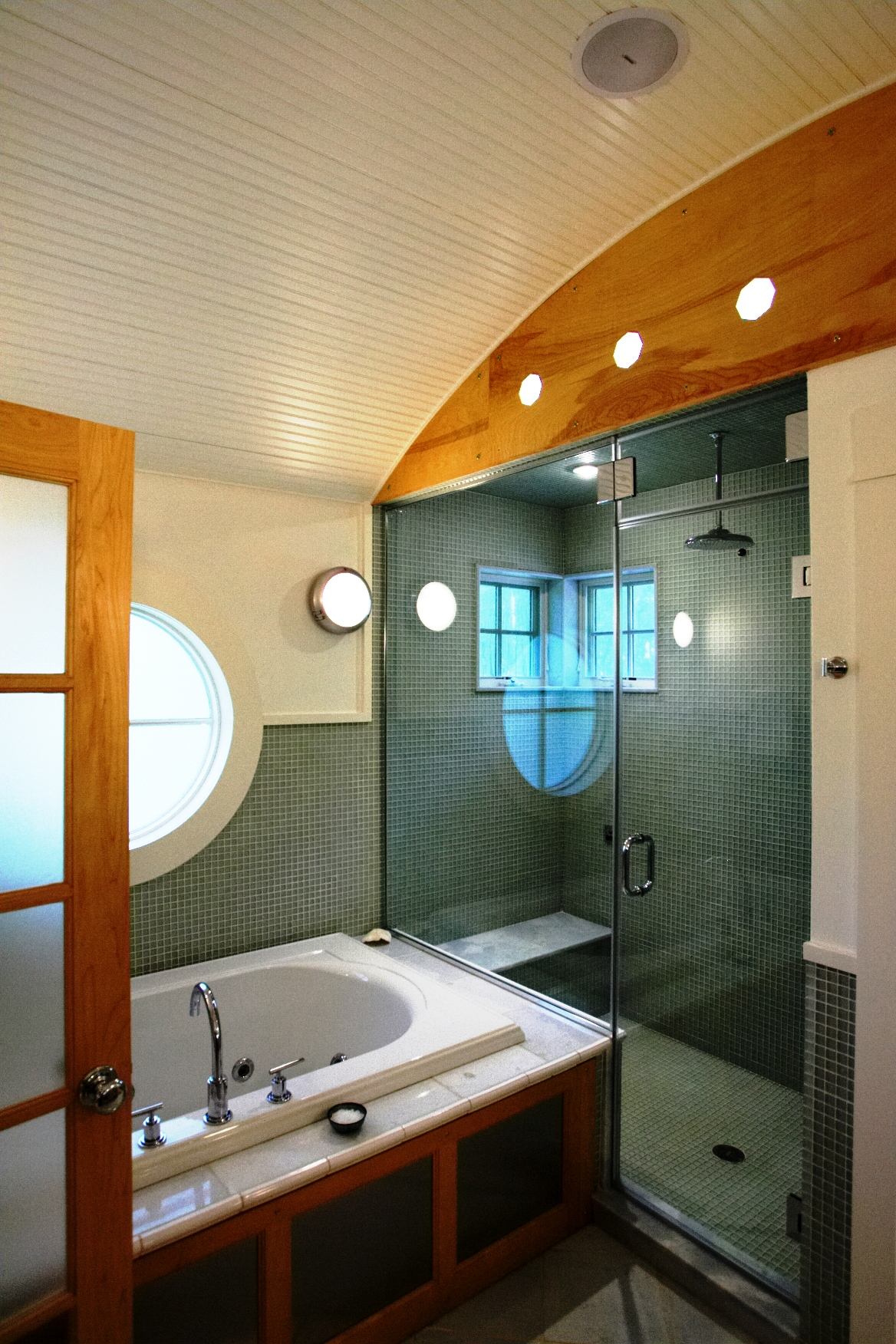 The Best Hotel Bathroom Amenities for Fall in New England