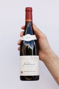 399px-French_beaujolais_red_wine_bottle