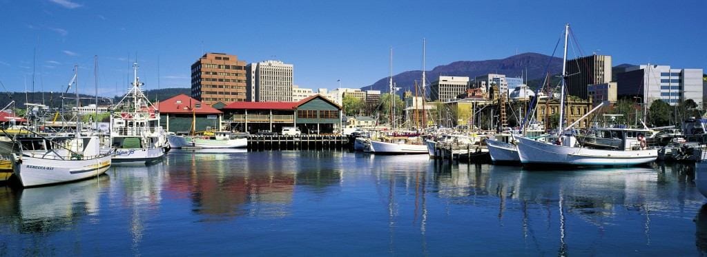 Tasmania - Hobart skyline